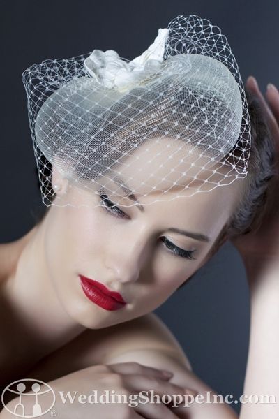Top it off Right: Bridal Veils and Hats for the Wedding