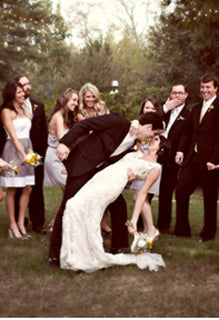 The Secrets of Perfect Group Wedding Photo Poses