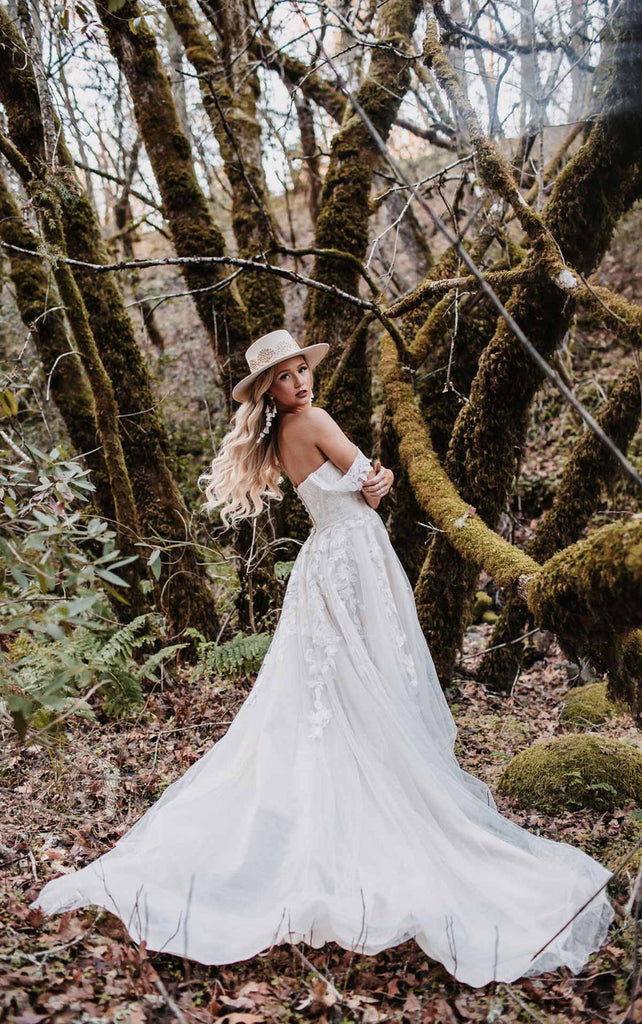 Stella York 7332 Wedding Dress | The Wedding Shoppe