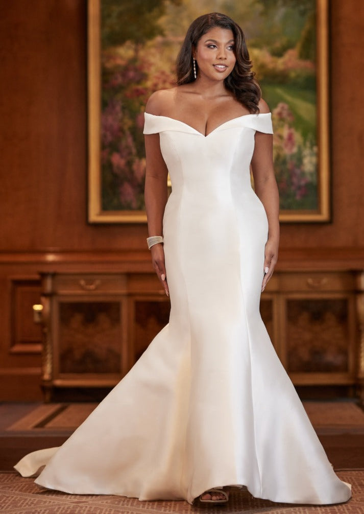 Plus Size Satin Wedding Dress Sentea with Front Slit – Olivia Bottega