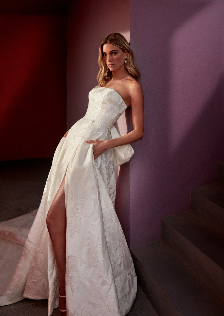 Madison James Gillian Wedding Dress | The Wedding Shoppe