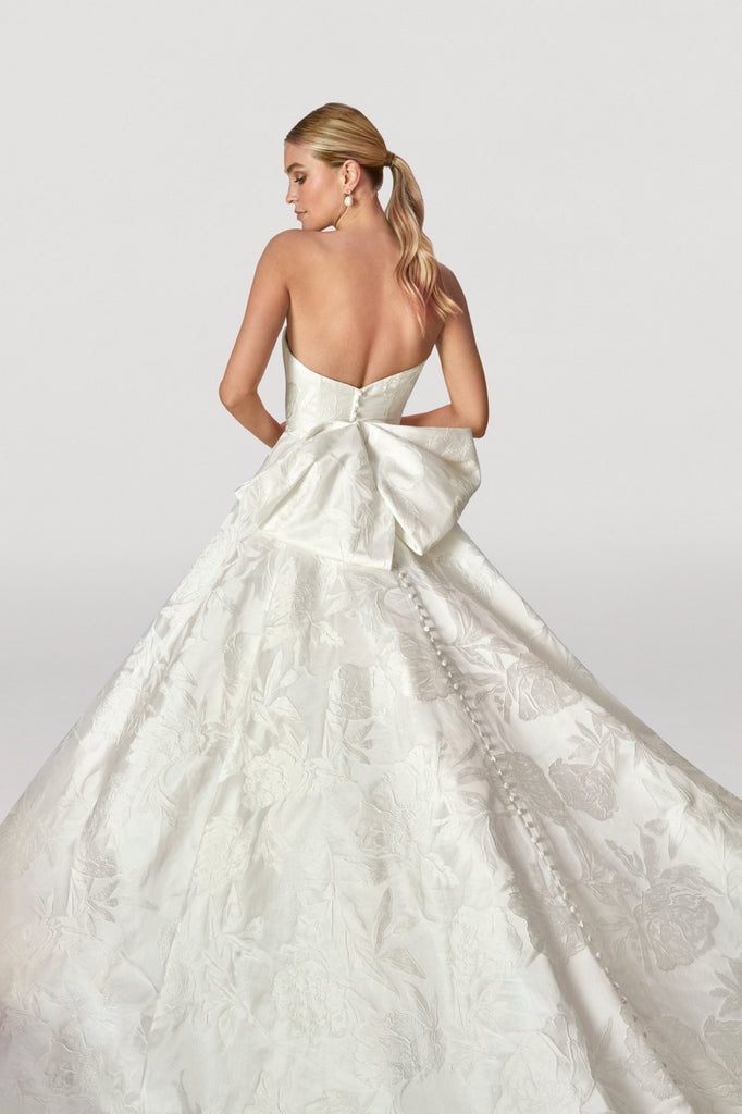 Madison James Gillian Wedding Dress | The Wedding Shoppe Madison James Gillian Wedding Dress | The Wedding Shoppe