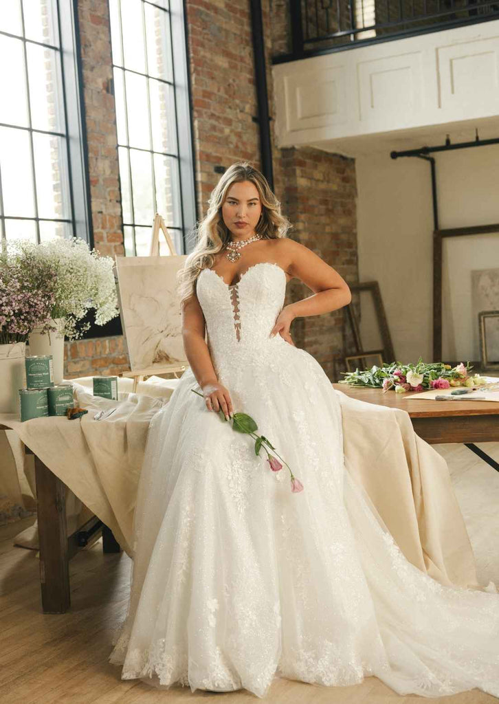 maggie sottero ivory wedding dress Jennifer Keywords_White prom dresses Maggie Sottero Abrienna – Calvin Klein Sleeveless Round WAISTCOAT SIZE:44 INCH CHEST | EXTRA LARGE