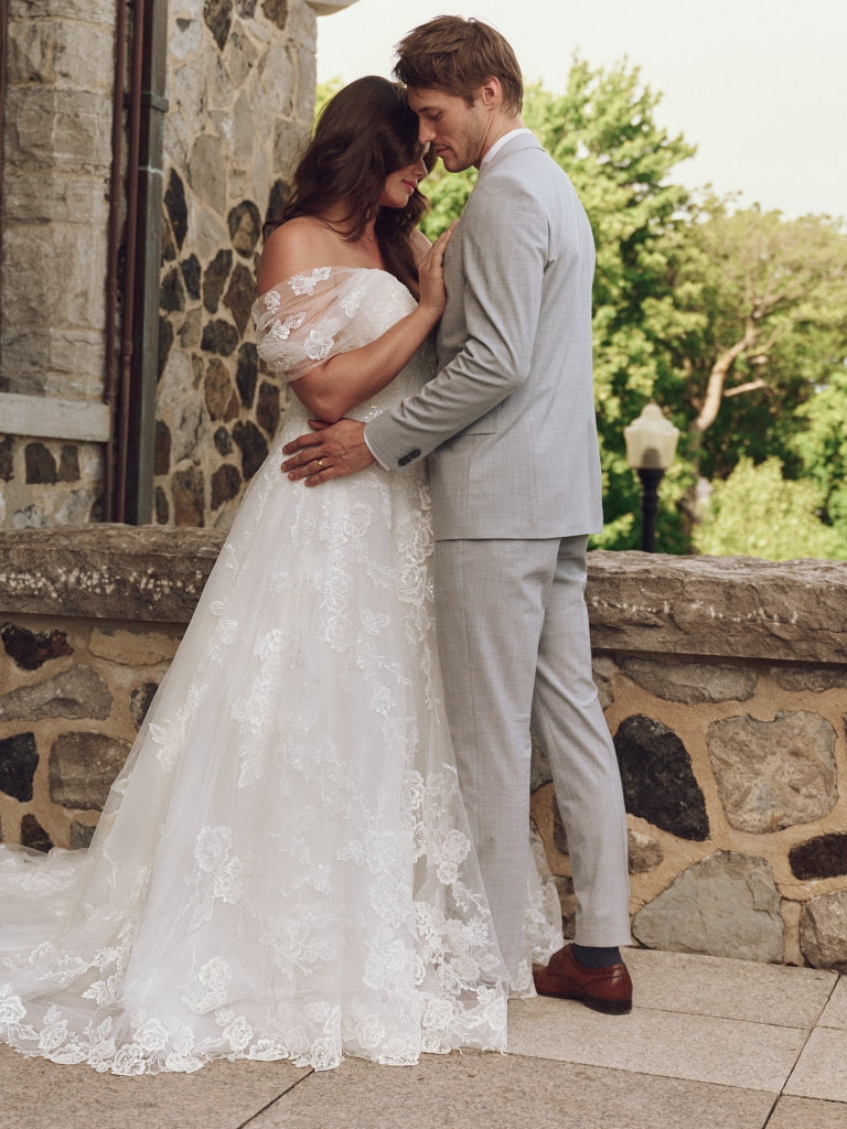maggie sottero beaded wedding dress Skylar cleaning specialist for this 90s Outfits | TikTok spaghetti strap bridal gown Size:UK 5.5