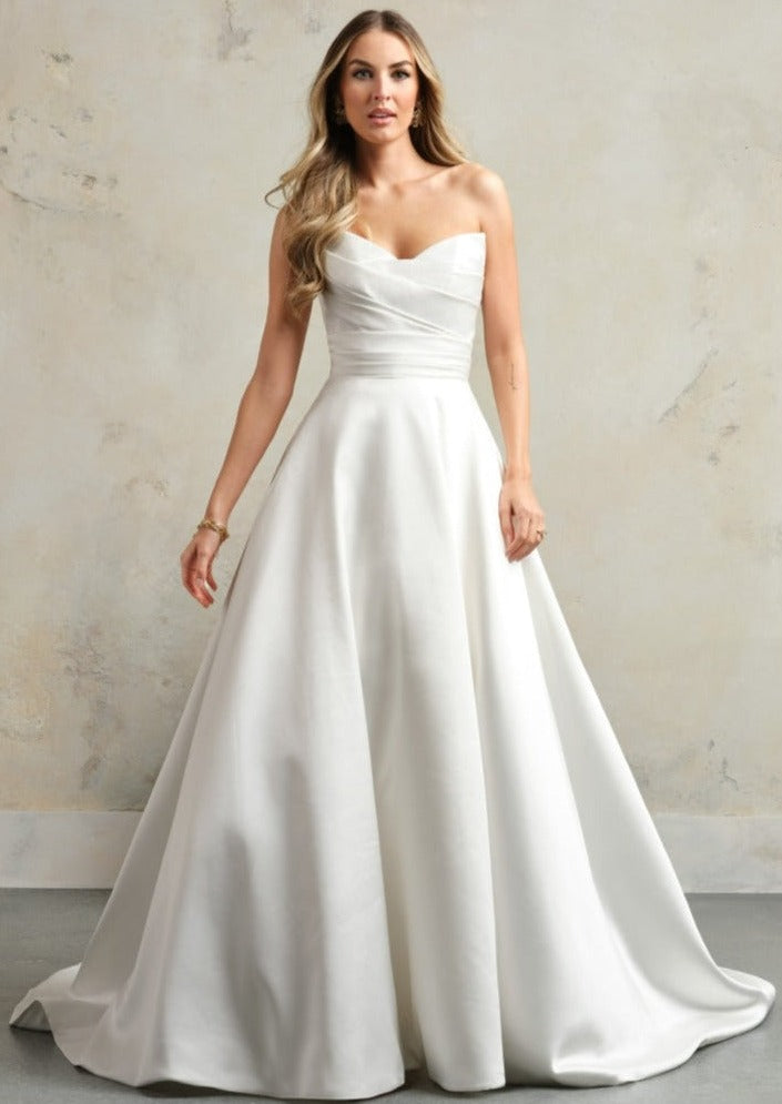 THE WEDDING DRESS Edwina Ehrman 洋書 The Wedding Dress: 300 Years of Bridal Fashions: Ehrman