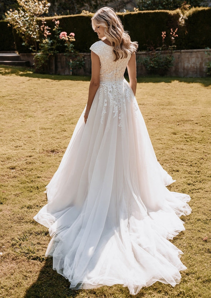 Allure Modest M686 Wedding Dress Allure Modest M686 Wedding Dress