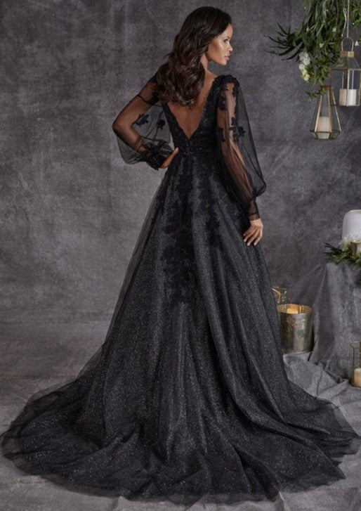 27 Best Black Wedding Dresses For Stylishly Edgy Brides