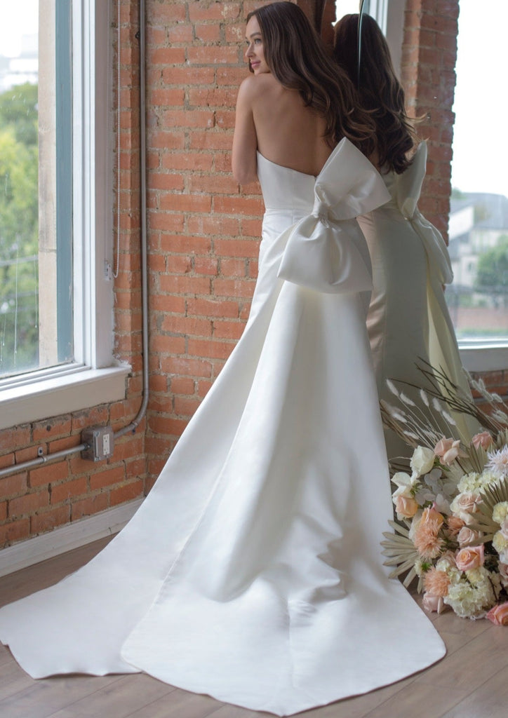 Locket Savvy Wedding Dress – Wedding Shoppe